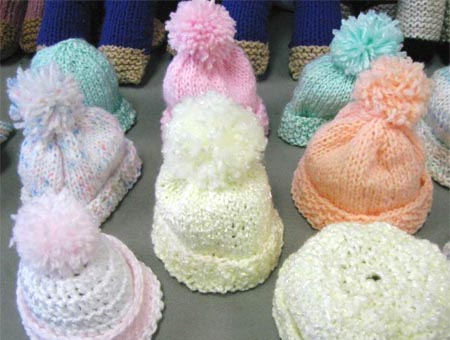 knitted-hats-for-patients